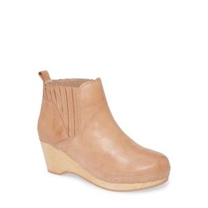 Kelsi Dagger Brooklyn clog booties size 38